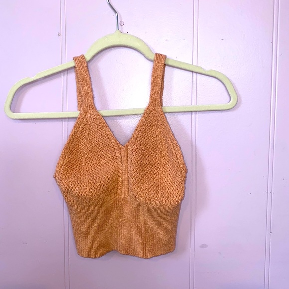 Tops - CUTE KNIT CROP TOP